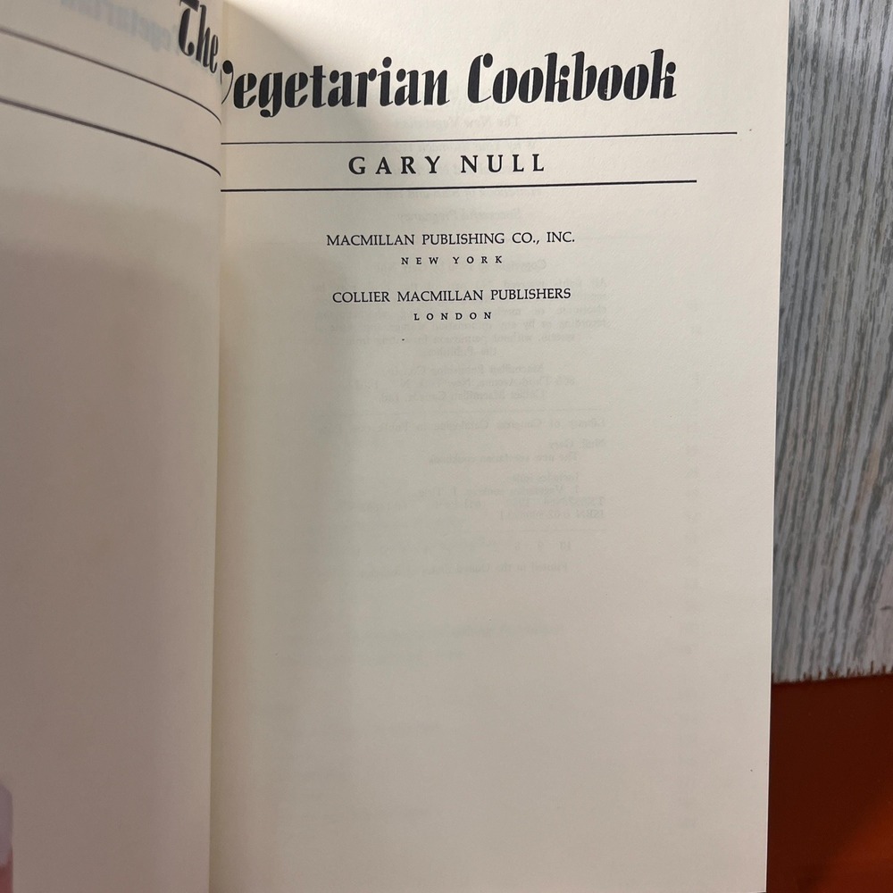 The New Vegetarian Cookbook, by Gary Null 1980s Hardcover vintage cookbook - Picture 3 of 6